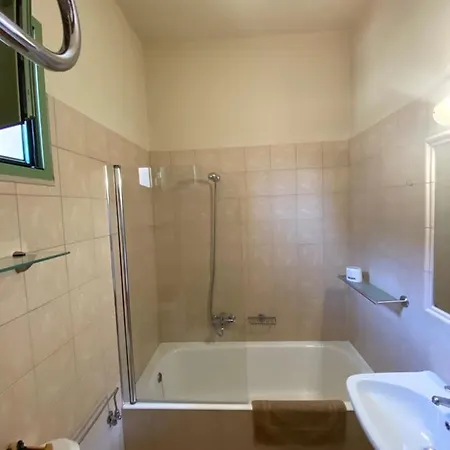 Πανσιόν Fiore Di Flora Αρχάγγελος