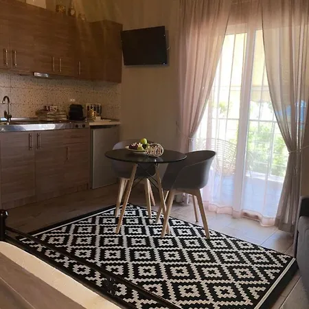 Fiore Di Flora Πανσιόν Αρχάγγελος